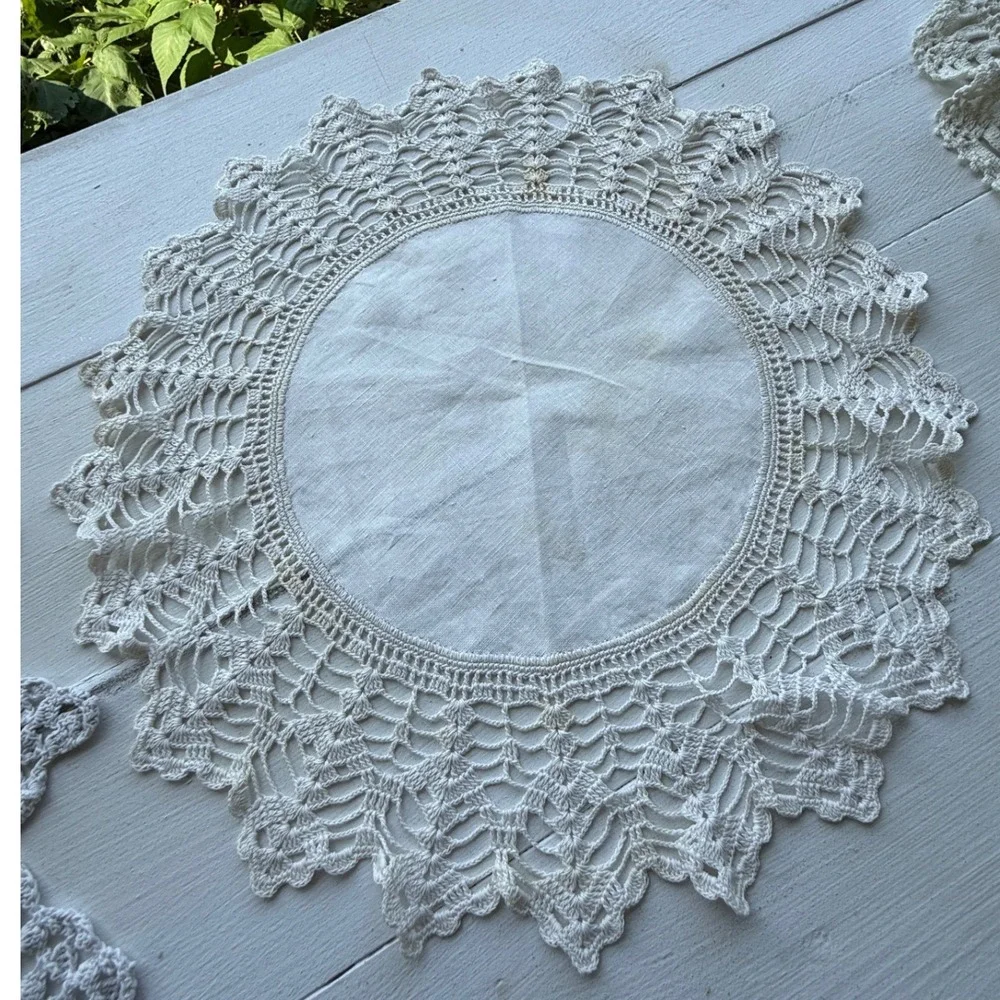 Vintage White Linen Crochet Doilies Set of 3 Round Lace Table Linens 12-16in